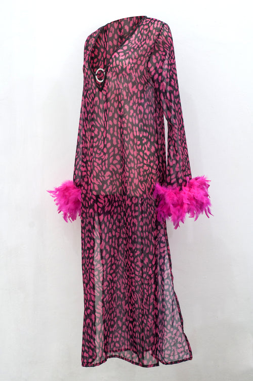 Tunic rings with feather in leo fuchsia